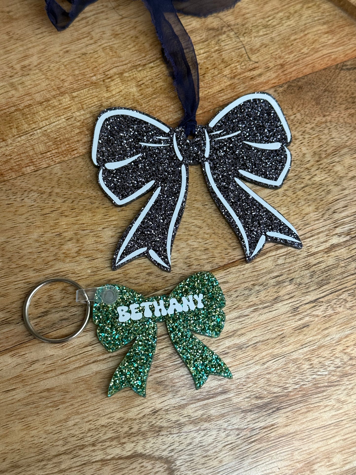 Glitter bow keyring